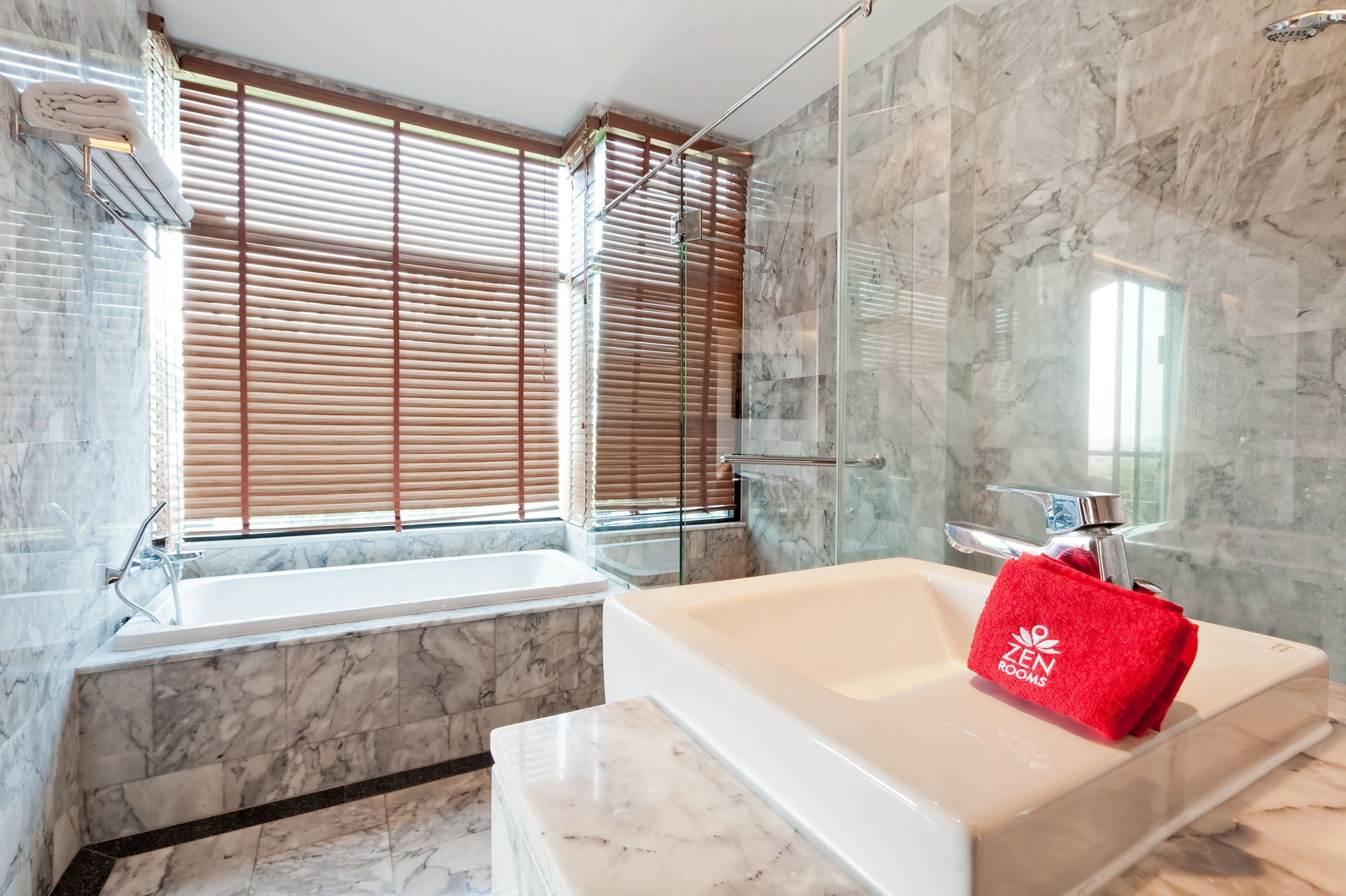 Hotel Zen Premium Chalong Phuket Extérieur photo