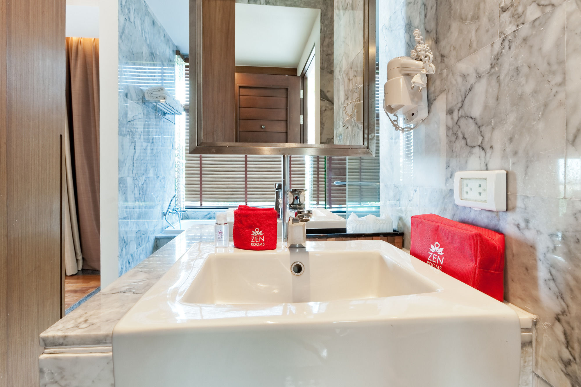 Hotel Zen Premium Chalong Phuket Extérieur photo